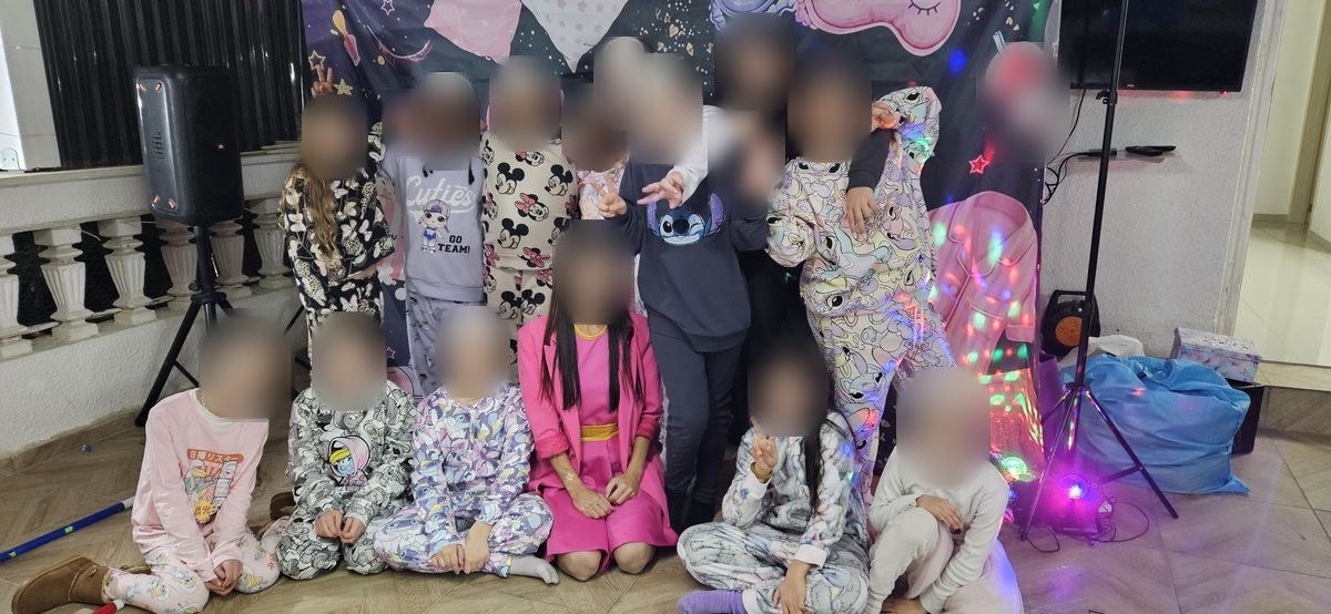 מסיבת פיג'מות קבוצתית